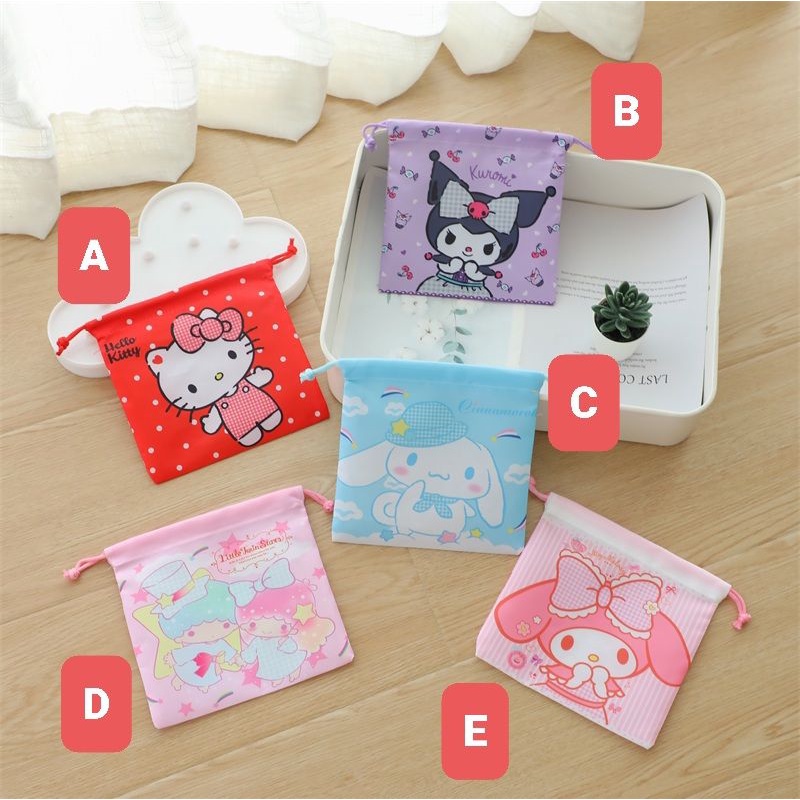 Pouch serut sanrio snoopy