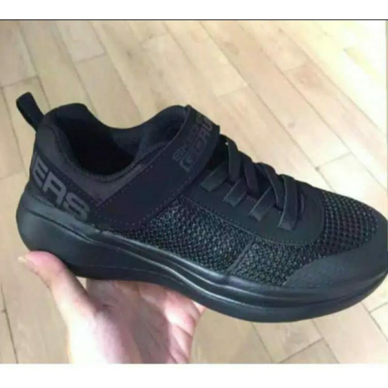 READY - Skechers Gorun Fast denzo size 31