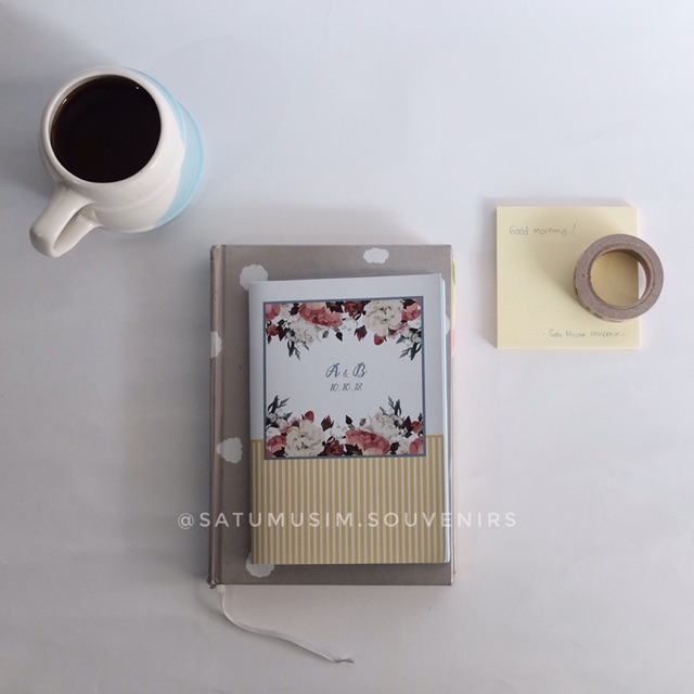 

Souvenir pernikahan notebook // FLORAL 02