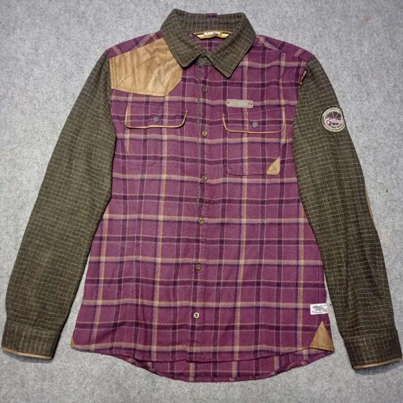 Kemeja Flannel Black Yak