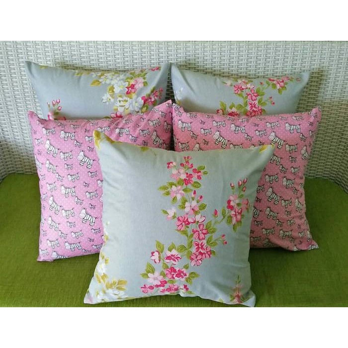 sarung bantal sofa kursi 1 set bunga pink