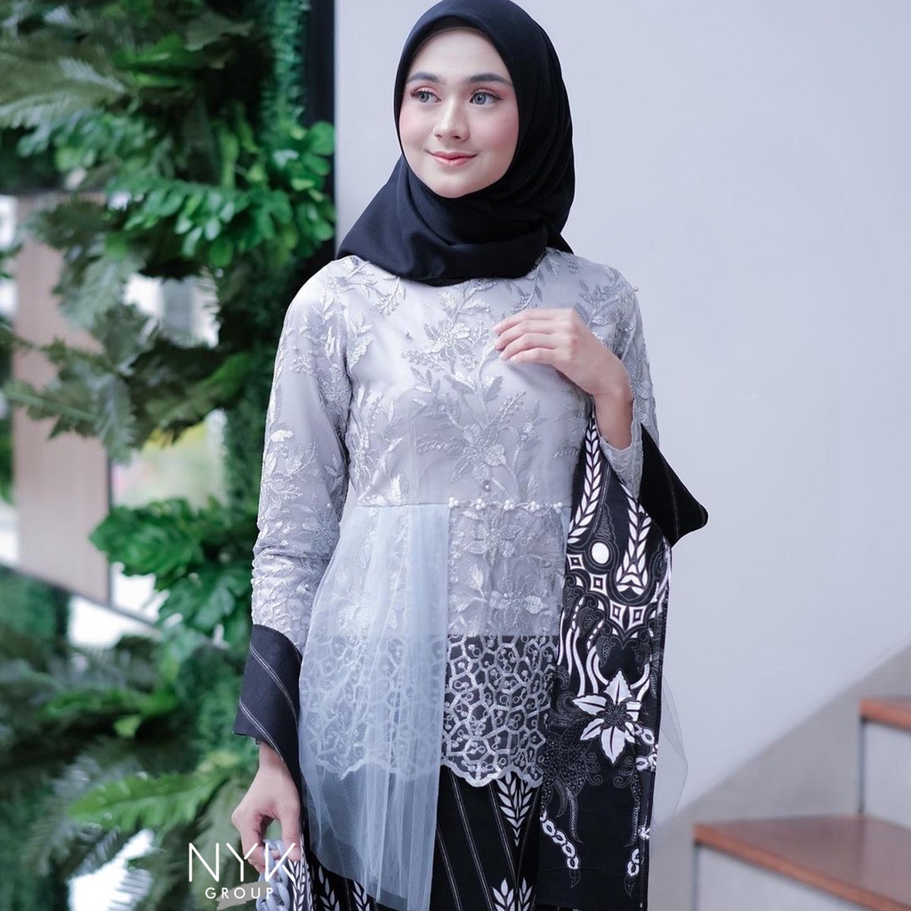 BATIK COUPLE KEBAYA SET CLARA GREY SERIES TUNANGAN LAMARAN WISUDA KONDANGAN KEKINIAN 2021