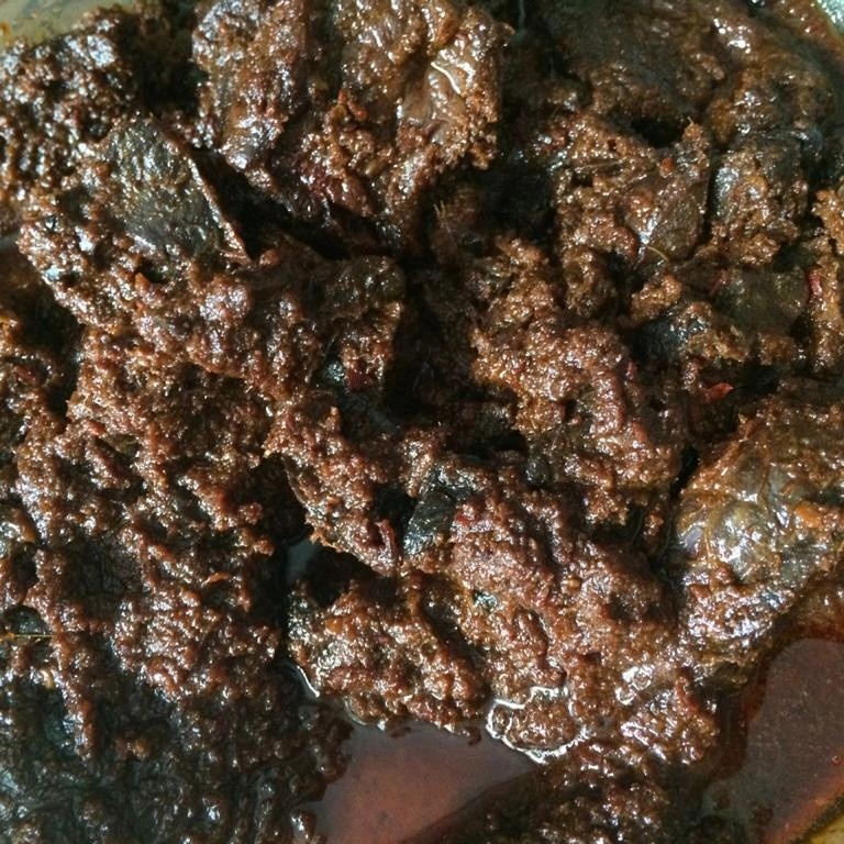 

Rendang Paru asli dari padang masak pakai kayu