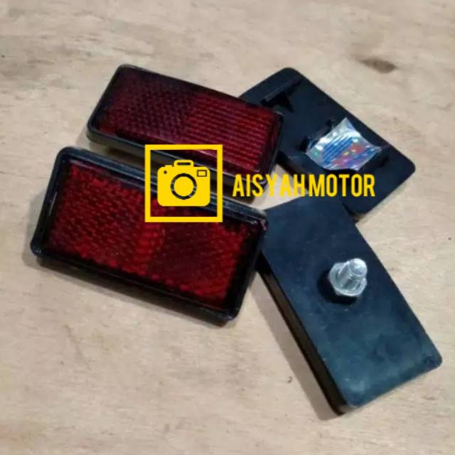 Reflektor Lampu Mata Kucing Belakang Honda Astrea Grand