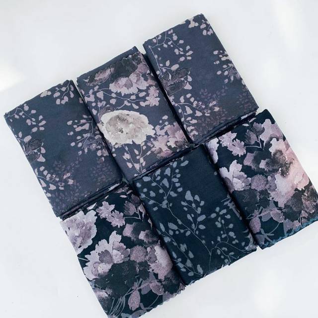 Kuas Scarf Vanilla FULLBOOKED