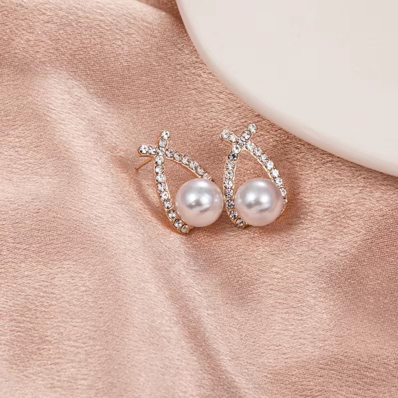 E42 Anting Wanita Stud  Anting Mutiara Permata Silang Gaya Korea Import