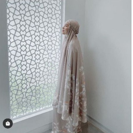 mukena hajj series signature prayer set by DOA Indonesia warna taupe