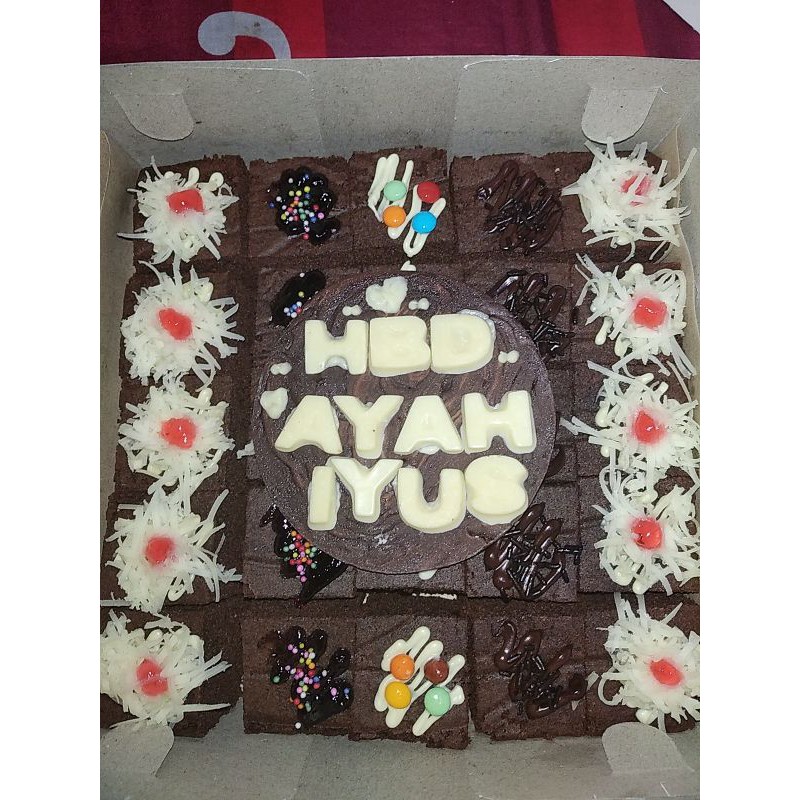 

Brownies potong ultah