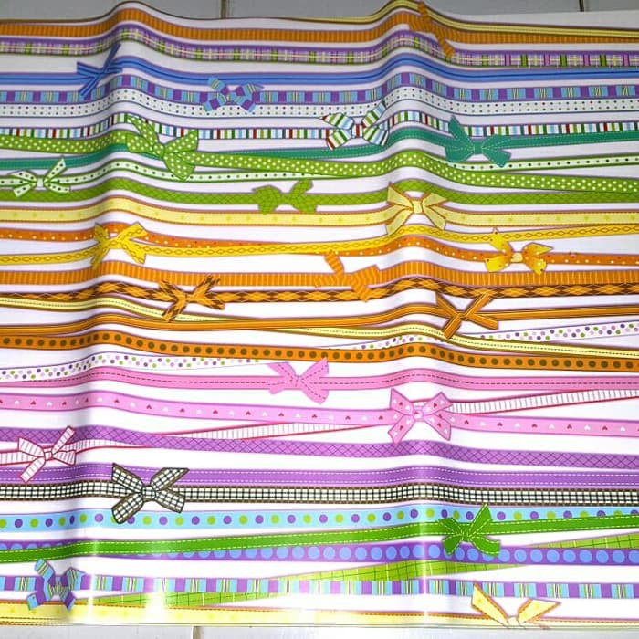 

GRH 022 KERTAS KADO GLOSY MURAH MOTIF U2