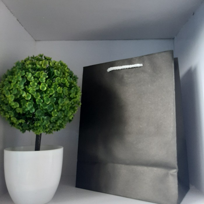 

NEW Papper Bag Polos - Hitam