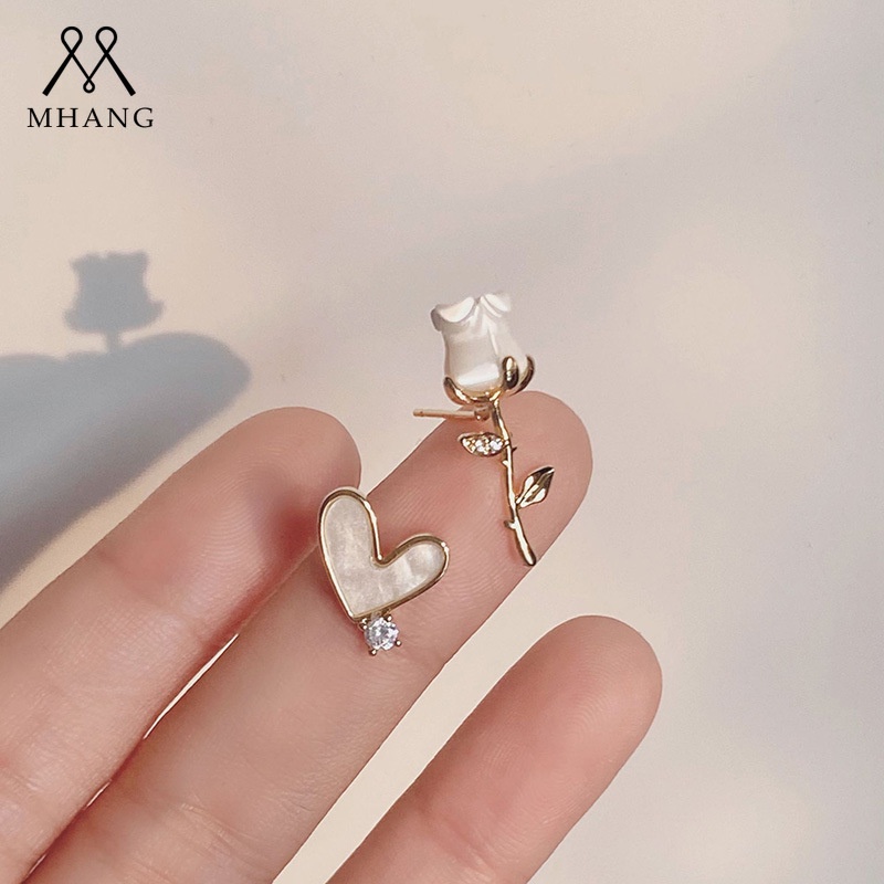 Anting Stud Bentuk Hati Mawar Putih Asimetris Gaya Vintage Korea Untuk Wanita