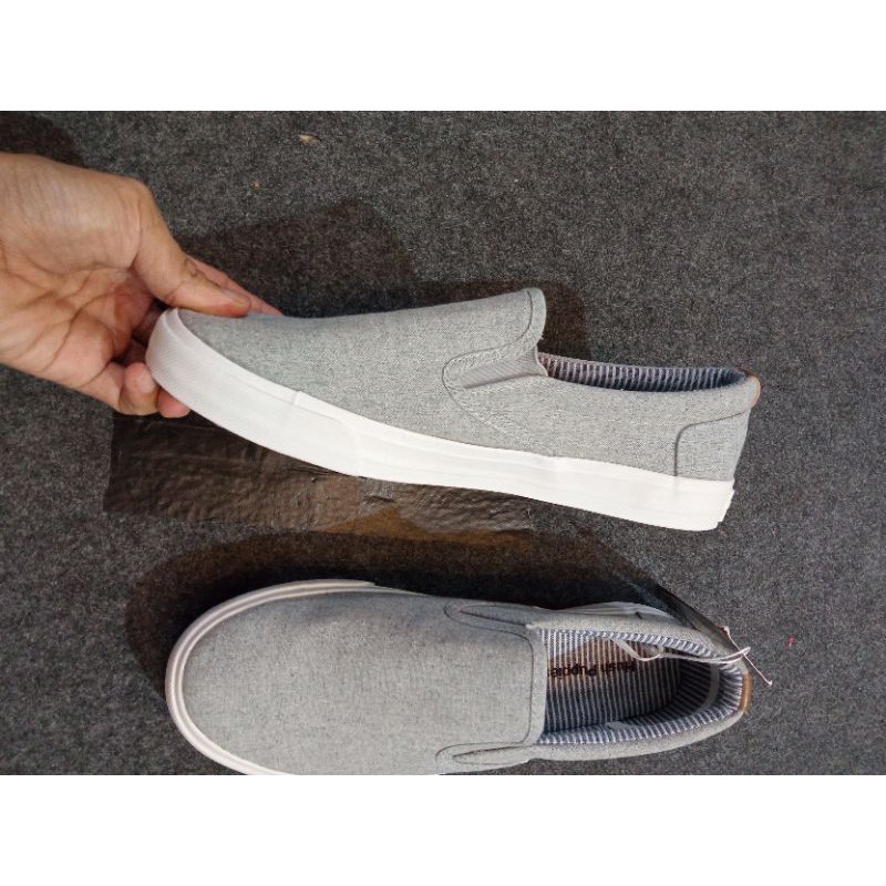 SEPATU SLIP ON PRIA HUSH PUPPIES ORI SALE