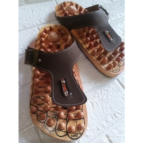 SANDAL KESEHATAN  KAYU GESPER SENDAL   KESEHATAN  TERAPI KESEHATAN SANDAL REPLEKSI JEPIT KAYU GESPER