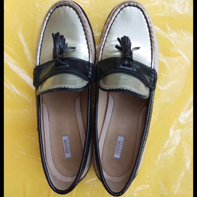 Preloved sepatu GEOX