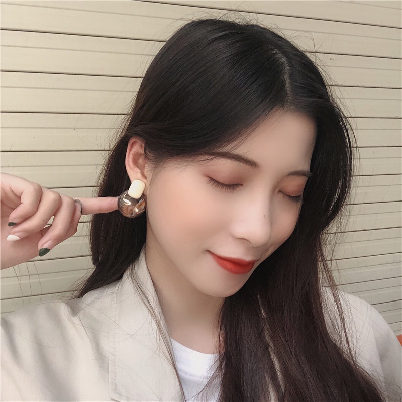 Anting S925 silver needle Bentuk Bulat Bahan resin Warna Coklat Gaya Korea