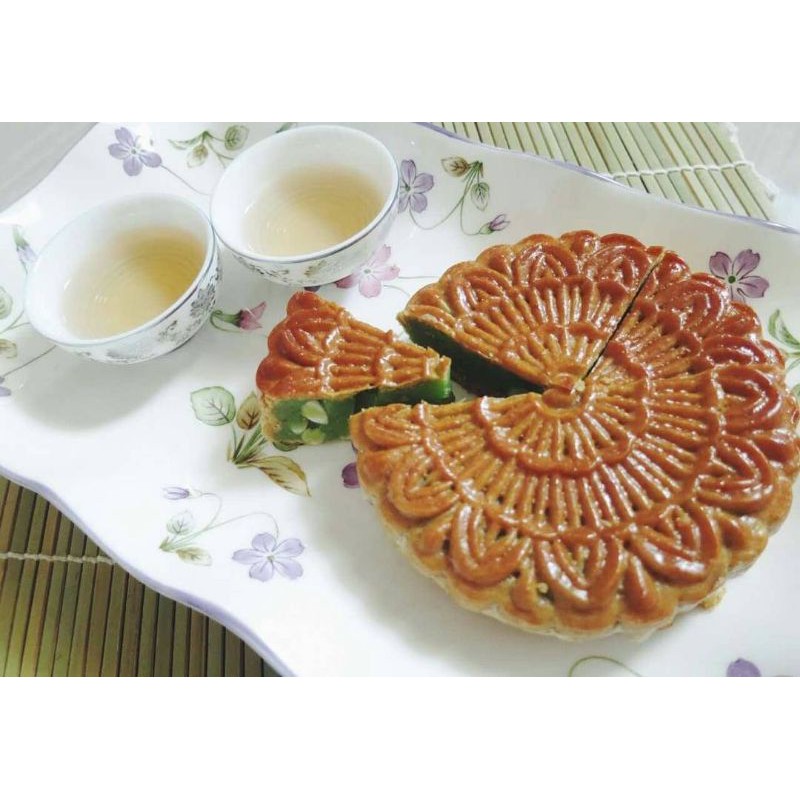 

Moon Cake Kue Bulan Tausa Hitam Kacang Hijau harga satuan Enak Lembut Ed 2026