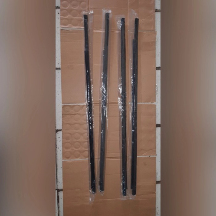 Karet Pelipit Kaca Isuzu Panther Kotak