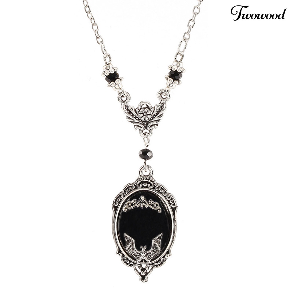 Twowood Vintage Pendant Necklace Exquisite Gothic Halloween Bat Necklace for Party