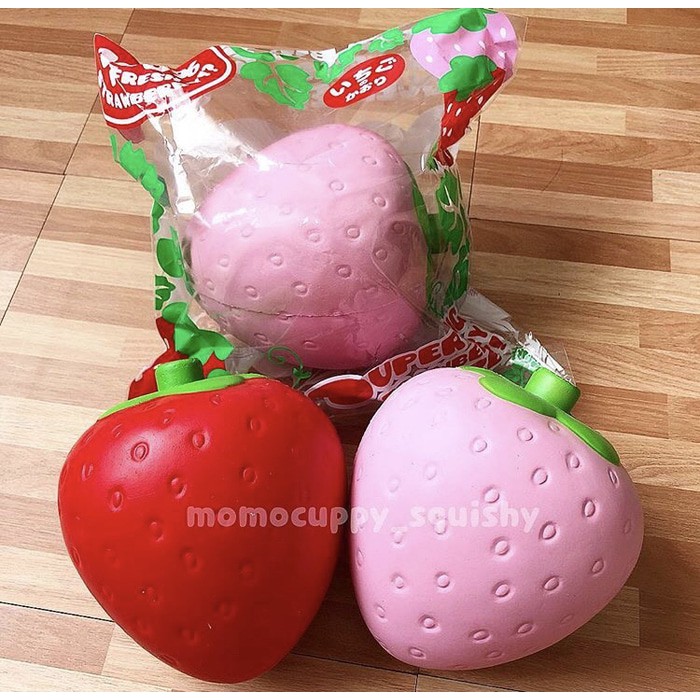 Squishy licensed super jumbo strawberry by Lian (strawberry besar)