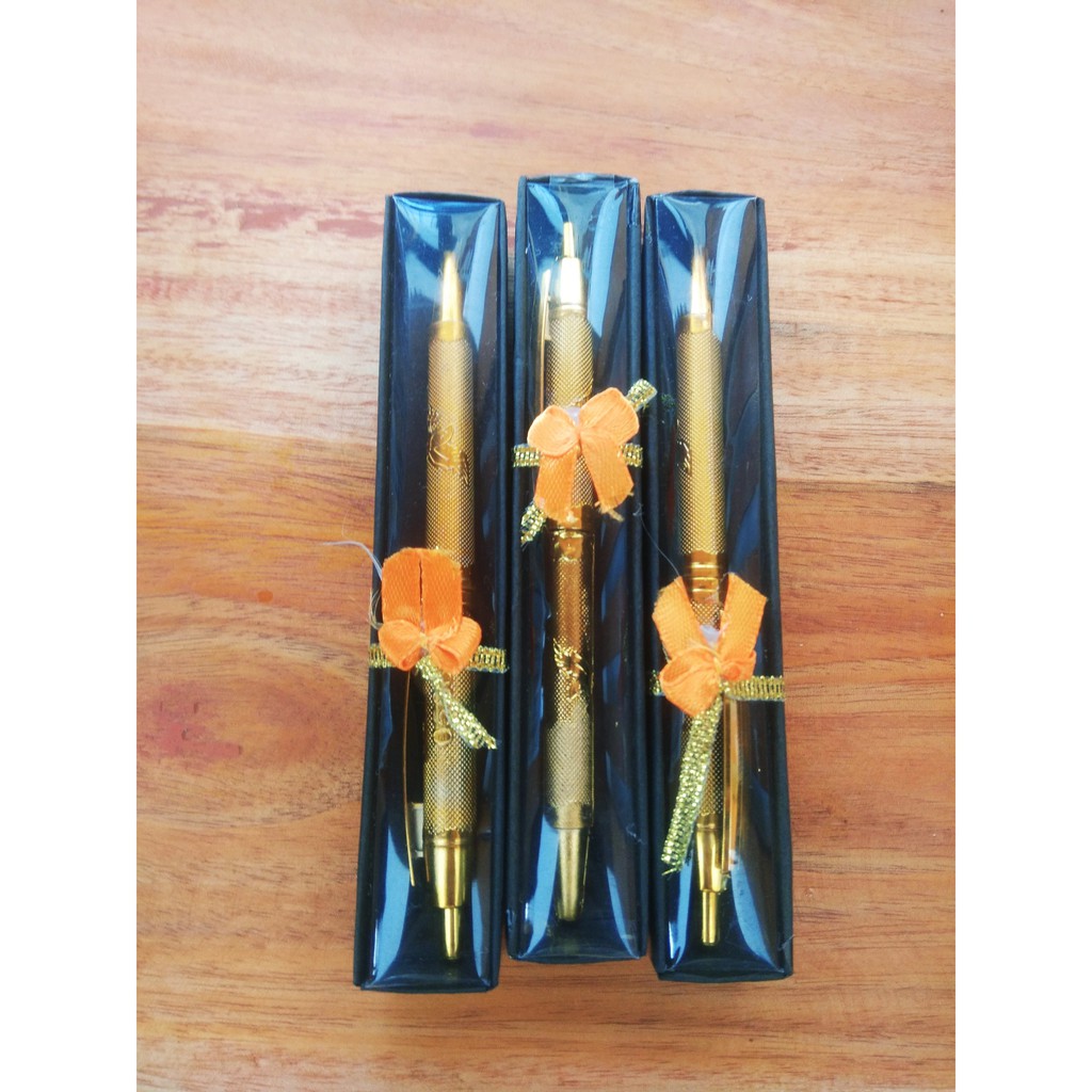 

Souvenir Pulpen Emas Box