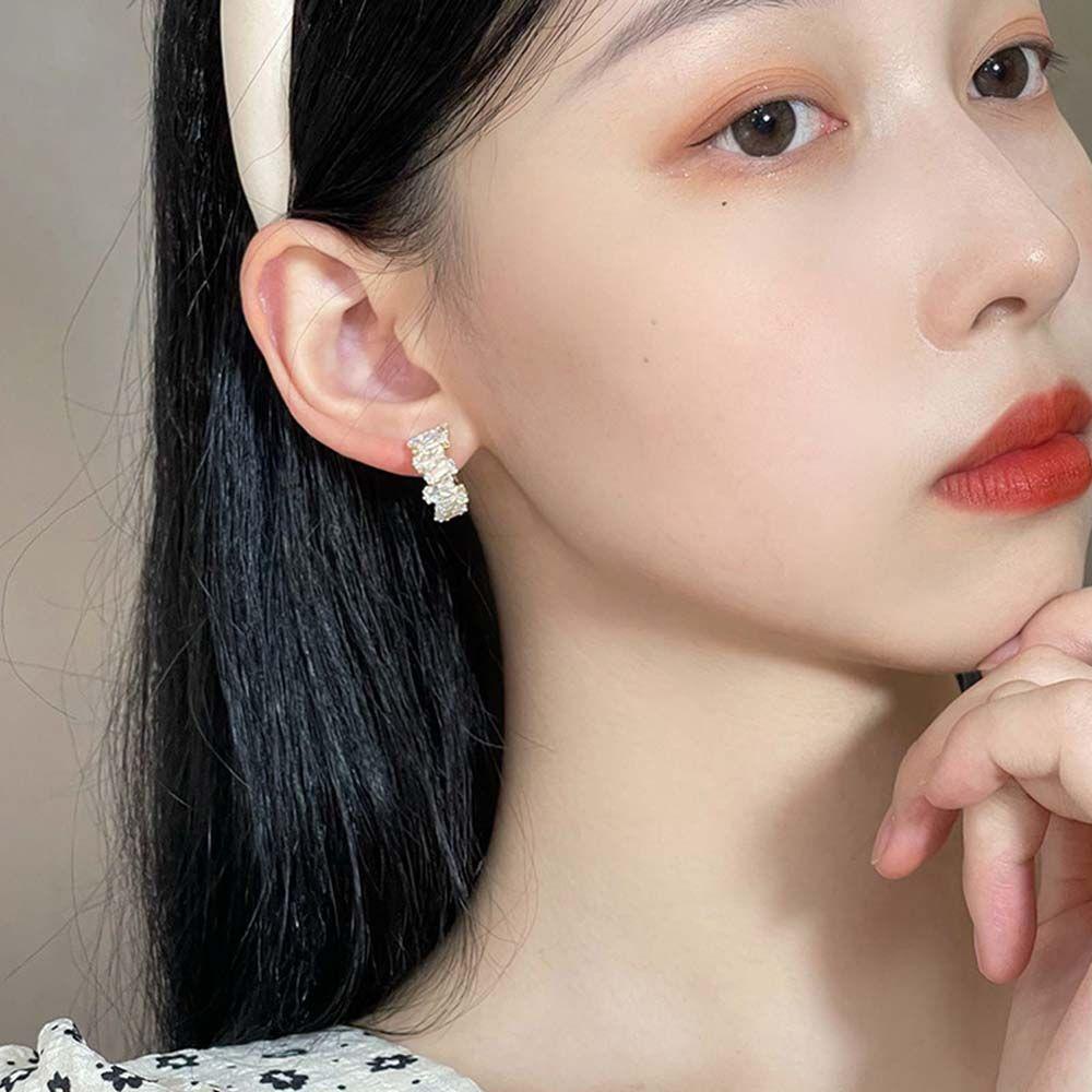 Mxbeauty Zirkon Klip Telinga Wanita Warna Perak Gadis Wanita Warna Emas Fashion Perhiasan Tulang Rawan Klip Berlian Berlian Imitasi Klip Anting