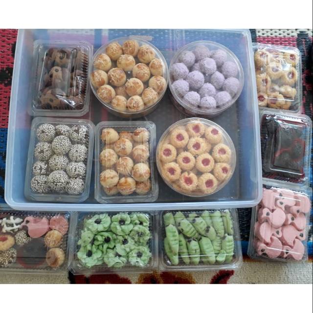 

Paket kue kering.