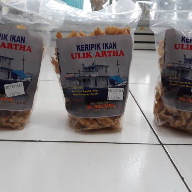 

Kripik ikan kapasan ulik artha