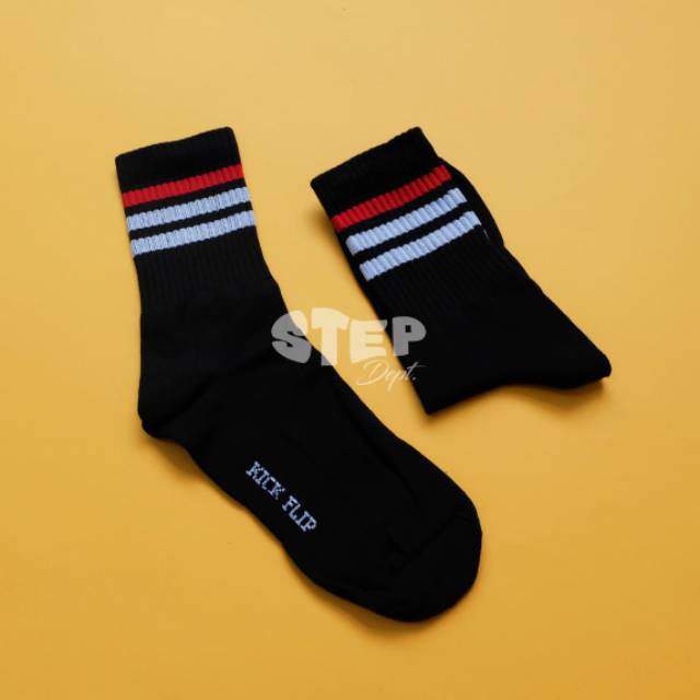 Kaos Kaki Stripe Motif Garis OS 2