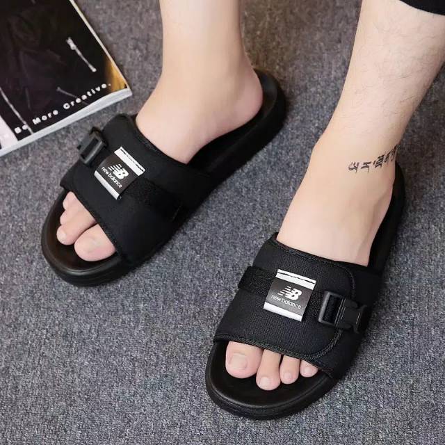 SANDAL PRIA SLIDE KULIT PU WARNA HITAM BRAVELEY