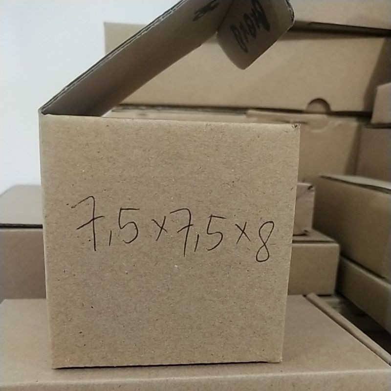 

kardus packing die cut. 7,5x7,5x8