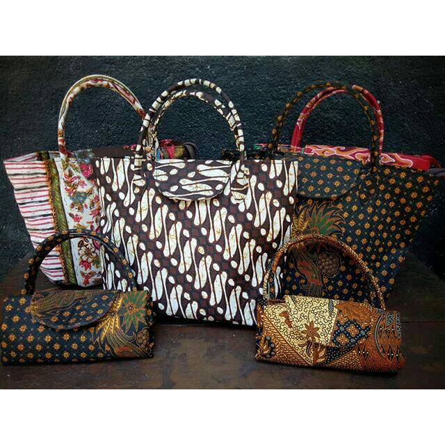 Tas Batik Lipat Ukuran 40x35x8cm (Motif Random)