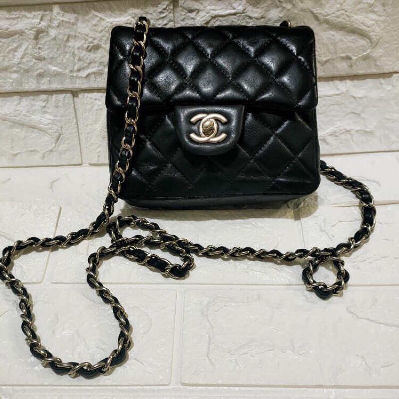 tas chanel mini with holo preloved