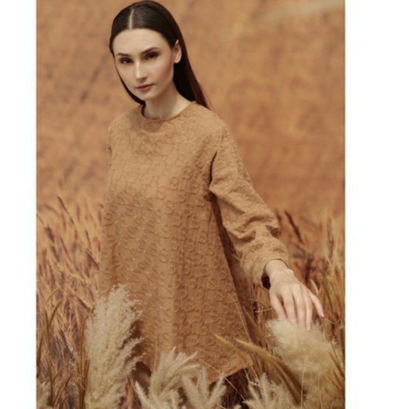 eliza top benang jarum sizeM buttonscarves