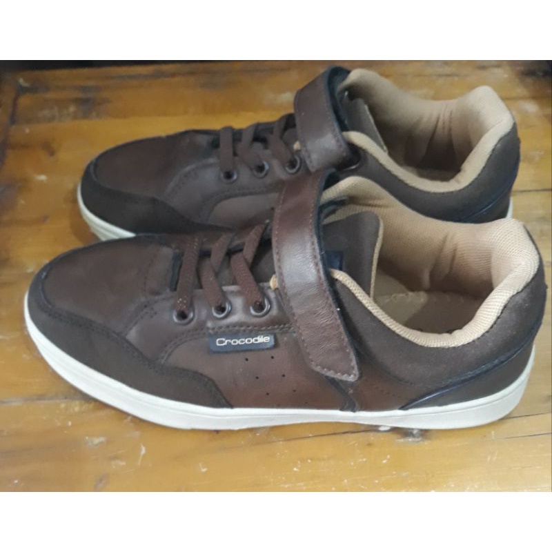 Sepatu anak Crocodile
