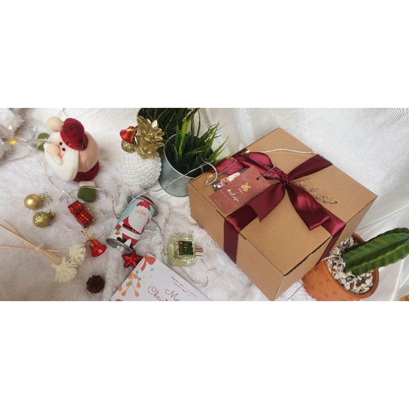

sistur of Christmast Hampers