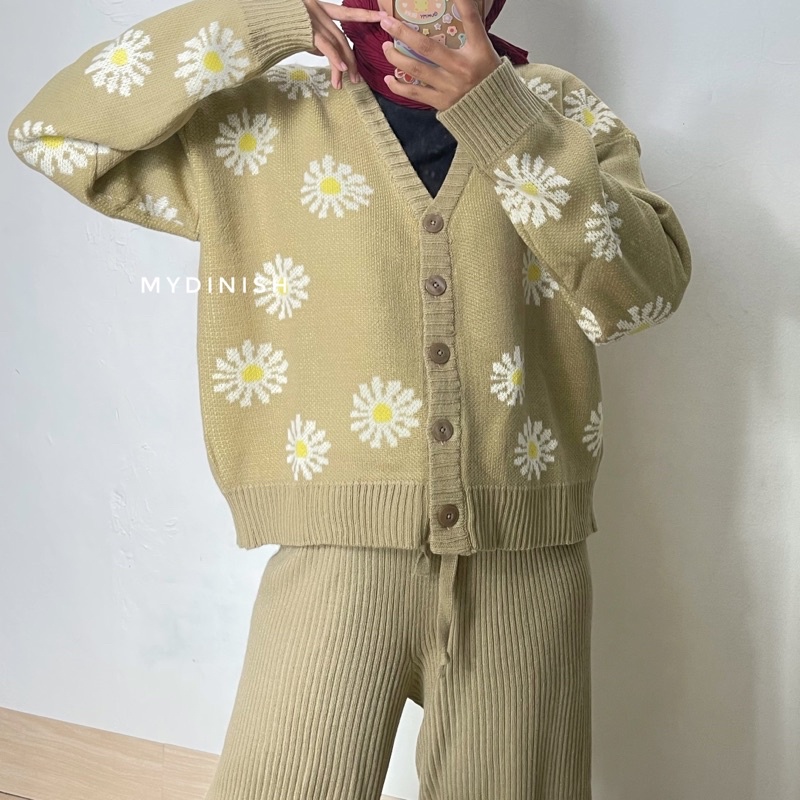 Delsa Flower Crop Oversize Cardy - Cardigan Wanita Terbaru