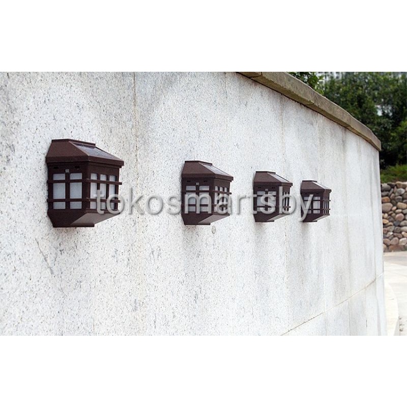 Lampu Solar Dinding 4 Lumens / Lampu Solar LED Tenaga Surya Bisa Ganti Baterai / Lampu Taman Solar Dinding Sensor Cahaya