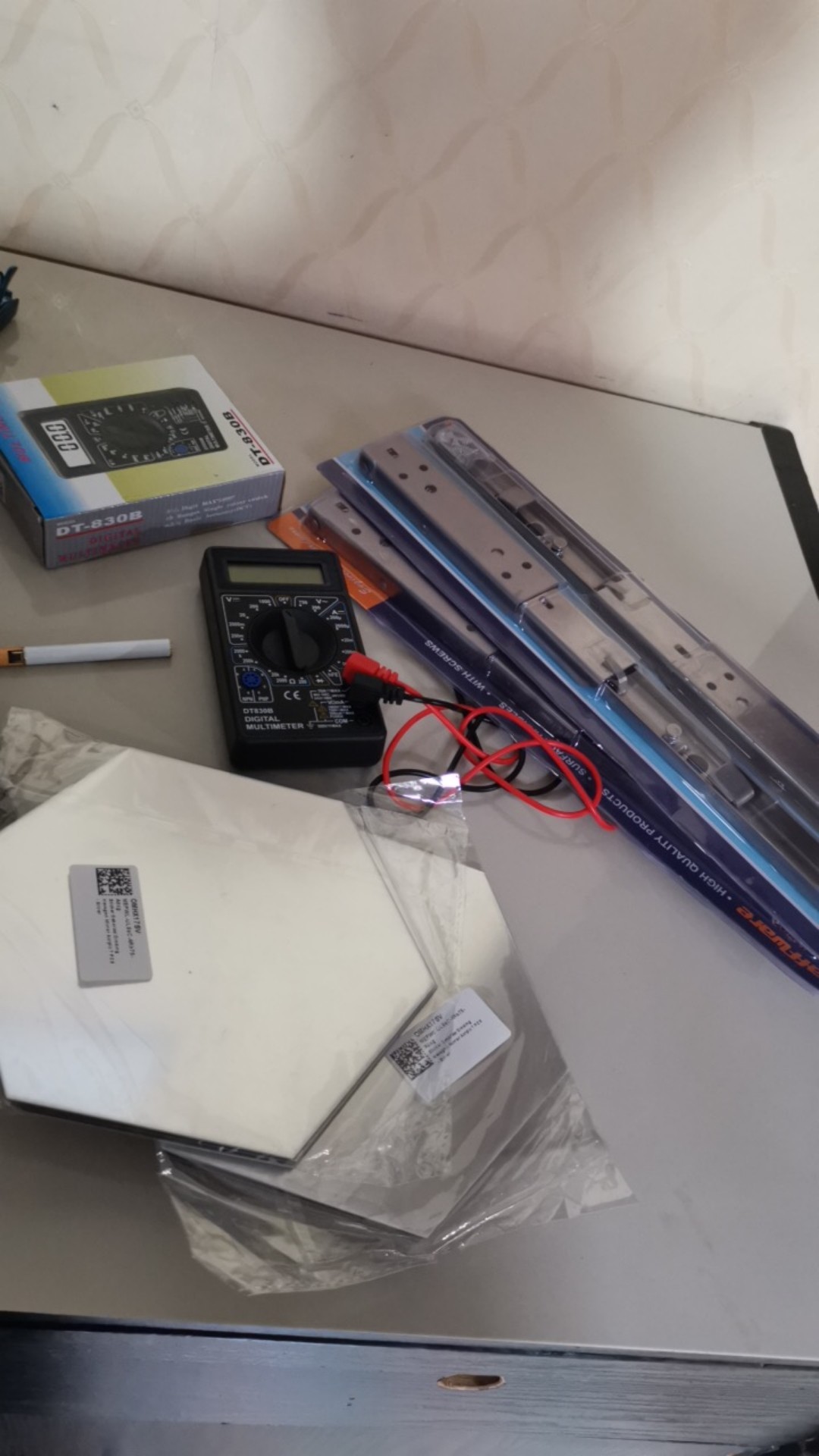 Korek Api Gas Lighter Desain Sesuai Gambar Dapat Diisi Ulang 8.5x0.83cm