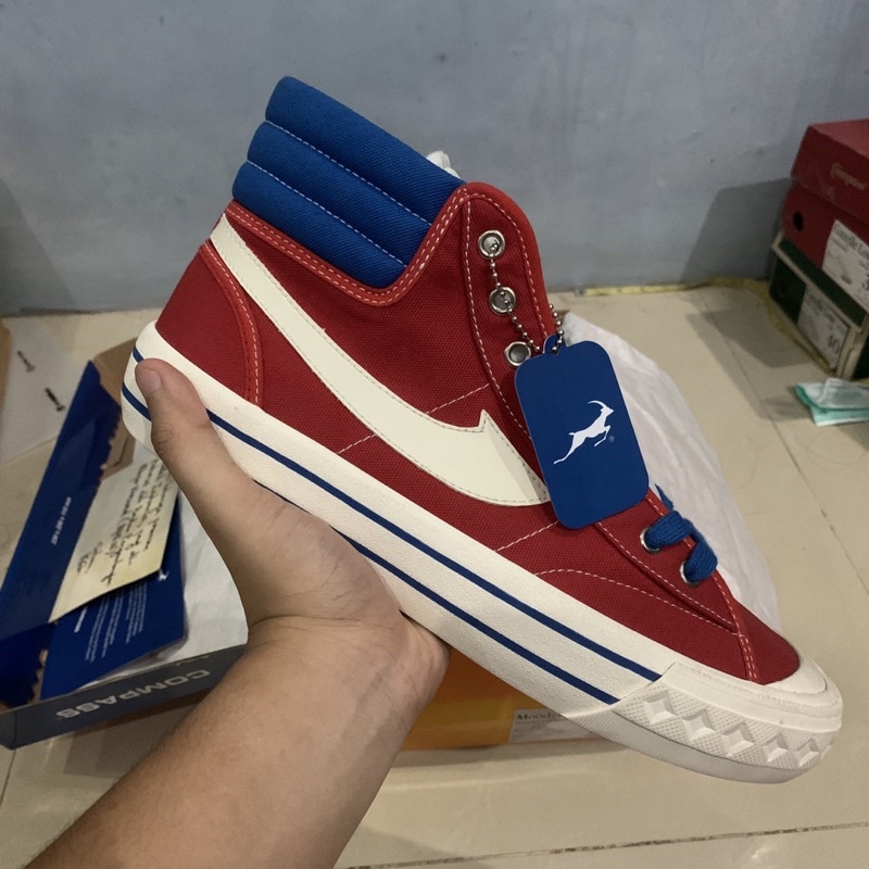 SEPATU COMPASS RETROGRADE RETAILER RED BLUE HI SIZE 43