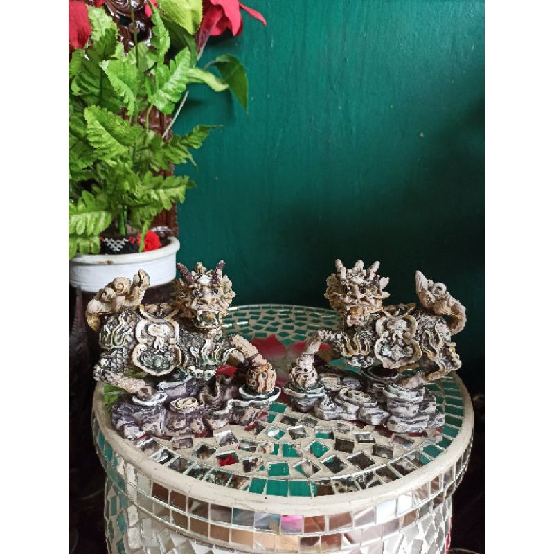 Patung Qilin kuno dari resin grade A. fengshui keberuntungan ( dragon rakyat Cina Wucai)