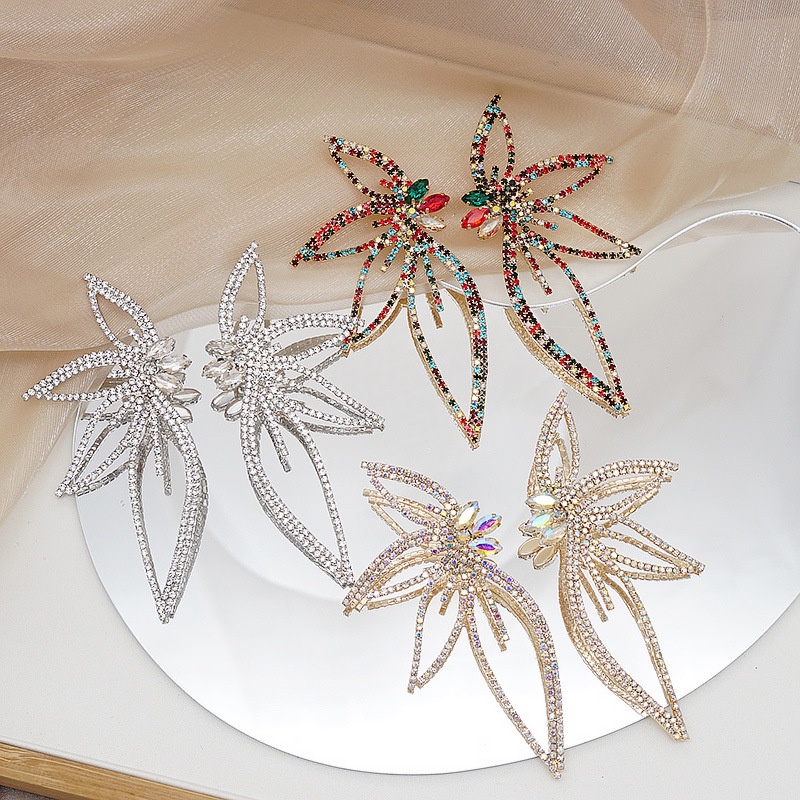 1 Pasang Anting Stud Kristal Berlian Imitasi Bentuk Bunga Geometris Gaya Elegan Untuk Wanita