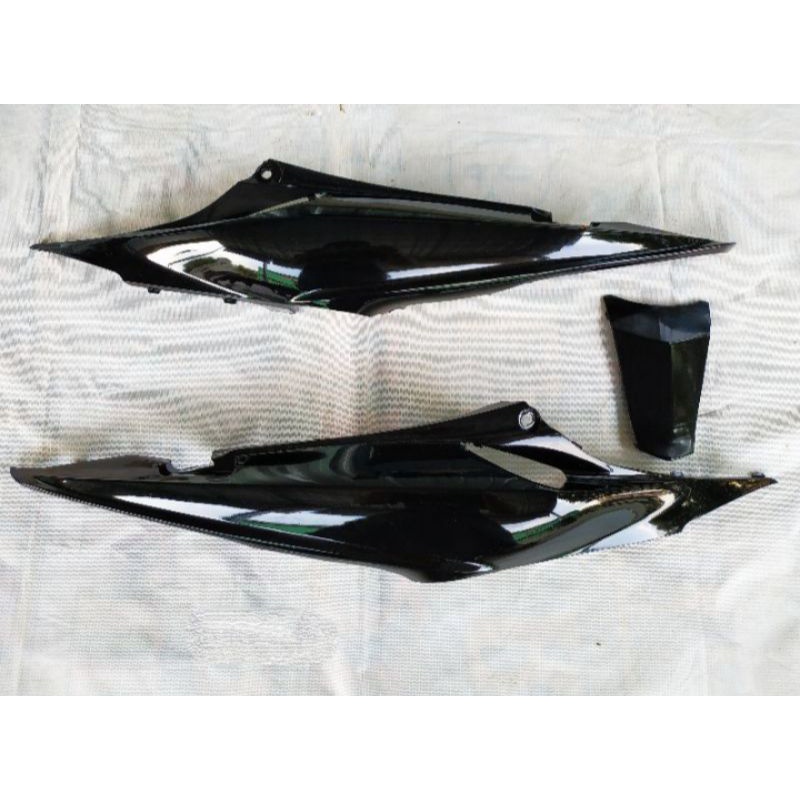 cover body samping Revo lama old