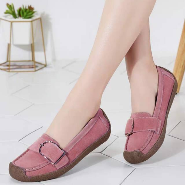 DHIYA Flat shoes Wanita Model Gesper RT 04