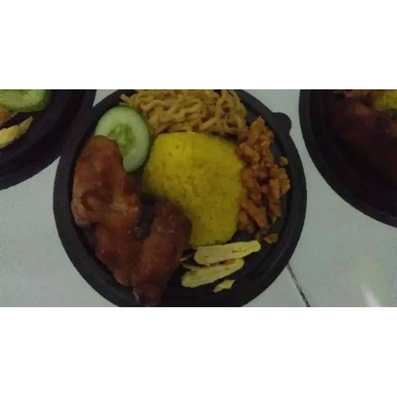 

Nasi Kuning Tumpeng Mini Paket Ayam, Halal