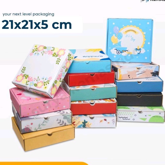 

BOX 21X21X5 CM FIND YOUR HAPPINESS - THANK YOU - MOTIF KARDUS HAMPERS KOTAK MALANG
