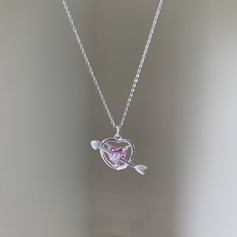 COD❤️Kalung Love Cinta Fashion Korea Perhiasan Bentuk Panah Hati Aksen Berlian Warna Pink Untuk Hadiah Ulang Tahun-A.one