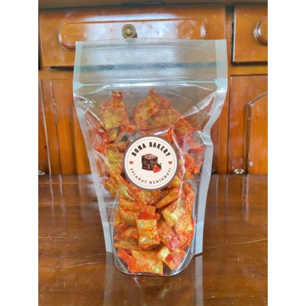 

[ 250 gr ] Keripik Pangsit Kotak 250 gram/camilan pangsit goreng bawang/snack kiloan