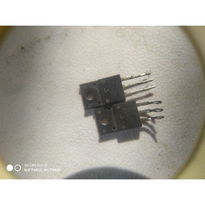 Transistor 2SD2012 TOSHIBA bekas copotan