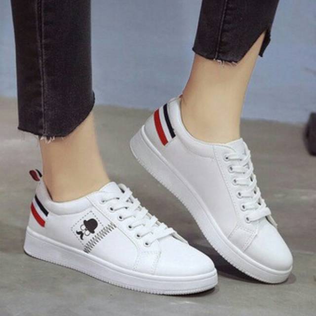 Sepatu Tali Putih HPD419