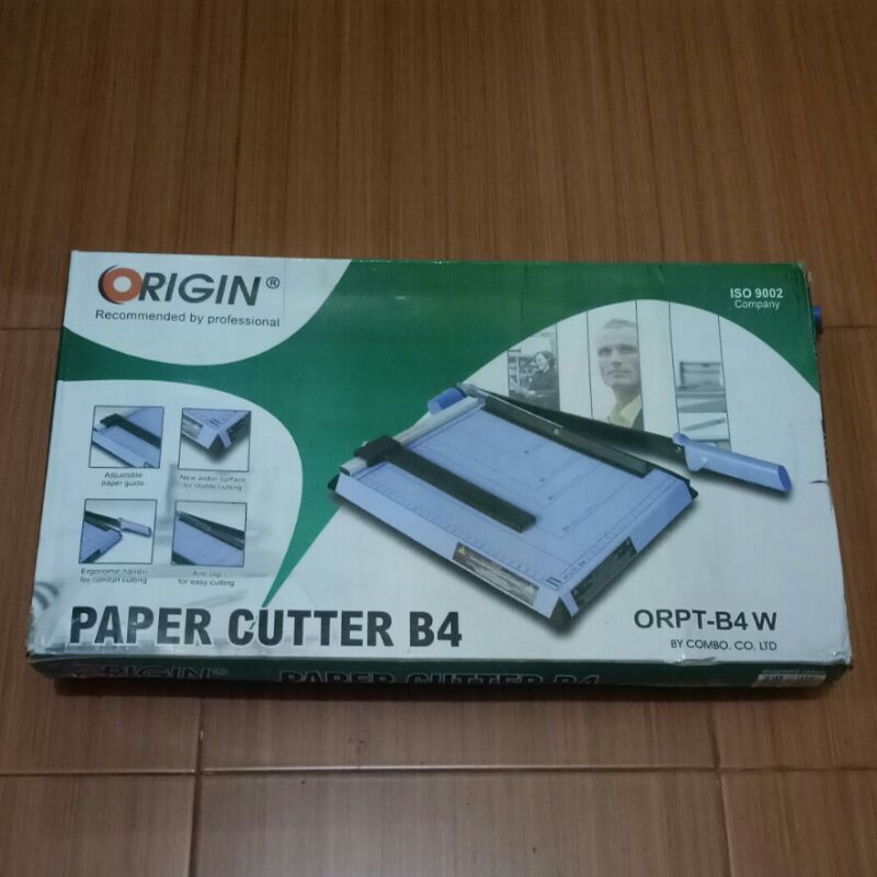 

Paper Cutter Alat Pemotong Kertas B4